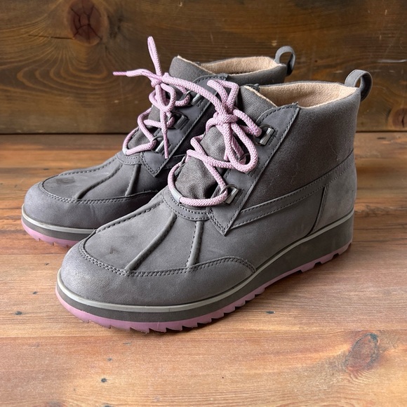 Vionic Women's Nolan Waterproof Hiking Boot size 7.5 Gray Purple Outdoor Winter - Picture 1 of 7